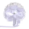 装飾的な花の花輪白い大きな結婚式ブーケシルバーダイヤモンドジュエリー花嫁