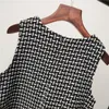 Black White Plaid Tweed a maglia senza maniche sarafan serbatoio o collo vestito mini abito arruffato vintage elegante inverno d0805 210514