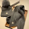 sciarpa gotica da donna sciarpa in cashmere cappello per gli amanti della moda invernale con palla di pelliccia di volpe abito classico da uomo e da donna designer per stare al caldo essenziale