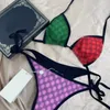 Lyxbrev tryckt bikini set regnbåge färgbaddräkt kvinnor halter beachwear med taggar för strand simning surfing slitage