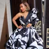 민족 의류 5XL 펄스 크기 아프리카 드레스 2021 패션 블랙 프린트 하나 어깨 너머의 프리 드레스 Dashiki 아프리카 불규칙한 숙녀
