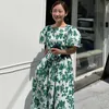 Корейский шик Летняя квадратная шейка сзади однобортное цветочное платье женщин кружев на талии свободный ретро слойки с коротким рукавом Vestidos 210610