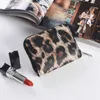 Moda Mulheres Carteira Pequeno Curto Curto Pu Couro Menina Carteiras Bolsas Leopard Animal Imprimir Cartão Titular Zip Por volta