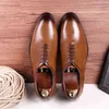 2021 Nouveaux hommes Chaussures habillées Designer Bureau d'affaires Chaussures habillées à lacets Hommes Rétro Chaussures Oxford en cuir véritable pour hommes grande taille H1125