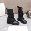 فاخر مصمم إمرأة نصف أحذية الأحذية الشتاء مكتنزة ميد الكعوب عادي أصابع القدم الأحذية أحذية rainboots البريدي المرأة منتصف العجل غنيمة ارتداء مقاومة سميكة سوليد boot34-40