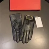 Gants de lettres en métal Mitaines en cuir simples Gants élégants à écran tactile pour femmes Mitaines chaudes en plein air