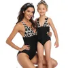 Famille Matching Look Feuille Maillot de bain Tenues Mère Fille Maillots de bain Gland Maman et moi Bikini Beachwear Vêtements Maillot de bain 210417