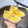 2022 Moda Criação Criança Verão Novos estudantes coreanos Casual Biscoit Flats Blindos respiráveis fofos fofos sapatos infantis