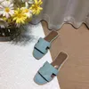 pantofola Designer Slides pantofole designer sandali Hotel Beach Indoor Mocassini donna Gomma in pelle classica Scarpe da pavimento piatte