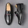 Bonito Luxo Homens Business Prom Shoes Bottom Mobinas Mocassins Confortável Casamento Ponto Pessoa Toe Homens Flats Locais Calçado