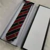 2021 cravatte da uomo alla moda 8 0 cm cravatte di seta di alta qualità cravatta di seta tinta in filo cravatta da uomo d'affari di marca cravatta a righe confezione regalo273S