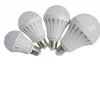 2021 E27 Lâmpadas LEB Lâmpadas de emergência inteligentes Lâmpada de lâmpada de lâmpada SMD 5730 5W/7W/9W/12W LUZES LED
