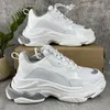 high quality Designer Paris 17FW Fashion shoe Triple S sneaker Women Shoes grey white black Sneakers for Men Spring chaussures Casual Balencaigas Daddy Shoes