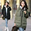 Kvinnors Down Parkas Oversized Winter Cotton Polded Jacket Kvinnor Mode Armé Green Coat Casual Warm Tjock Hooded Outwear Koreansk stil