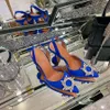 2024 الأزياء الكلاسيكية Slides Sandals Lady Summer Sandals Designer Metal Buckle حجمًا كبيرًا من الجلد السميك السميك العالي الكعب.