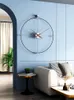 壁の時計MEISDセルフ接着時計大きな錬鉄製の金属室のサイレントキッチンの装飾ホルロゲ取り外し可能なデザイン