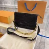 2021 새로운 3 층 악어 - 질감 된 양고기 가방 와이드 숄더 스트랩 + 이동식 금속 체인 사각형 숄더백 럭셔리 디자인 여성 크로스 바디 백 지갑