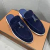 LORO Piano chiuso Summer Walk Ciondoli abbelliti Slifori in pelle scamosciata Muli Muli Scarpe vere in pelle Slip casual su appartamenti per donne designer di lusso Factory Factory Mewew