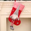 Kerstmis grote kousen gezichtsloze diepe bos oude man pluche pop xmas gift sokken kinderen open haard boom hanger