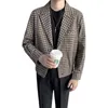メンズジャケットストリートウェアファッションヴィンテージカジュアルな格子縞の短いジャケット男性韓国トレンドオフィスルースレトロコート春秋のオーバーコート