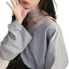 女性用Tシャツ女性のTシャツオフショルダーセクシーな女性ホローVネックフレアスリーブファッションTシャツ固体不規則なカジュアルトップ