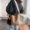 Fashion Bag Tote Women Bucket s with Fur Ball Lady Crossbody Printed Shoulder Strap Female Travel Ladies Big Handbags Casual