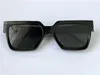 디자인 선글라스 남자 스퀘어 블랙 프레임 블루 렌즈 색상 최고 품질 여름 야외 아방가르드 uv400 안경