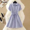 Blau gestreiftes Kleid Slim High Waist Damen Sommerkleid Polyester Mode Elegante Kurzarm Arbeitshemden Mini 210712