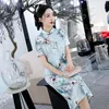 Vintage kvinnors korta ärm sommarblomma tryckt satin handgjorda knappar cheongsam traditionell a-line siden qipao klänning etnisk kläder