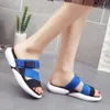t-vormige sandalen
