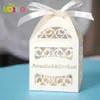 Anpassad Namn Laser Cut Bröllop Souvenir Romantiskt Bröllop Candy Box 210724