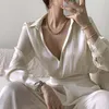 ヴィンテージブラウスの女性秋ファッションボタンアップサテンシルクシャツホワイトレディー長袖女性韓国ルースストリートシャツ11971 210521