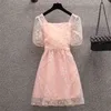 vestido de colar de renda rosa menina