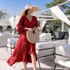Vintage czerwony jedwab i satyna letnia sukienka na wakacje na plaży jesień kobiety Ruffles z długim rękawem V Neck Backless Wrap sukienki 210416