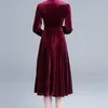 Ankomst Vinter Luxury Design Runway Velvet Dress Women Sequin Broderi Party Dresses Vestido 210520