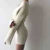 Boże Narodzenie żebrowane dzianiny Bodycon White Party Dresses dla kobiet Sexy V Neck Długi rękaw krótki czarny zima sweter sukienka ciepłe 210510