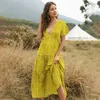 Ny ankomst Vårkvinnor Bohemian Klänning Lady Ruffled Blommig Tryckt Sexig Boho Style Klänning Djup V-Neck Long Summer Dress 210415