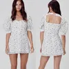 Inspirerad Blå Blommor Sommar Broderad Ögon Bomull Kvinnor Lace-Up Bodice Sexig Party Puff Sleeve Dress 210412