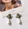 Designer Bee Studörhängen för kvinnor Högkvalitativ vintage Copper Pearl Crystal Bees Animal Earring smycken gåvor Dropship3388884