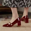 Dress Shoes Escarpins perlés Mary Janes pour femmes chaussures en cuir verni mi-talons bout carré pour le bureau collection printemps-automne 220309