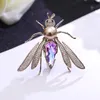 Mignon abeille boutonnière bijoux pour femmes corée mode costume Corsage accessoires conception zircone pull broches broches