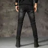 Jeans pour hommes Ripped Destroyed Biker Jeans Hip Hop Stretchy Denim Pants Slim Fit Male Patches Hole Male High Street Pantalon 210331