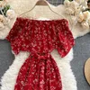 SINGREINY Frauen Französisch Blumen Strampler Süße Rüschen Slash Neck Kurzarm Gürtel Overalls Sommer Boho Druck Breite Bein Strampler 210419