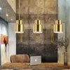 펜던트 램프 포스트 모던 가벼운 고급 금속 작업 소형 샹들리에 골드 단순 모델 룸 레스토랑 커피 바 싱글 침대 램프 LED 전구 IRO