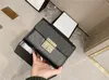 2021高級デザイナーズ女性ビジネスウォレットハンドバッグカジュアルクラッチバゲットバッグ旅行ショッピングコイン財布封筒クロスボディインテリアジッパーポケットファッションバッグ