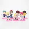 7pcs / parti 4g 5g 6g 7g Tiny Tan Action Figur Bangtan Boys Toys Group Modell KPOP Star Top Funs A.R.M.Y PVC Födelsedaggåvor 210928