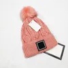2021ファッションパーソナリティチャーム新しい冬の帽子を編む帽子ヒップホップメン女性毛皮yウォームヘッドハットマルチカラーオプションメーカーwholesale2122861