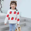 Maman et moi vêtements parent-enfant fraise look pulls famille correspondant tenues mère filles garçons tricot pull 210417