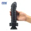 NXY Dildos Golden Spike Penis Silicone Realistisk Dildo Böjd Sucker Nötter Clitoral G Spot Stimulera Kvinnor Masturbate Sexleksaker 1204