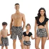 Mama en ik badpak stippen luipaard vader zoon zwemmen shorts strandkleding look badmode bijpassende familie outfits badpakken 210417